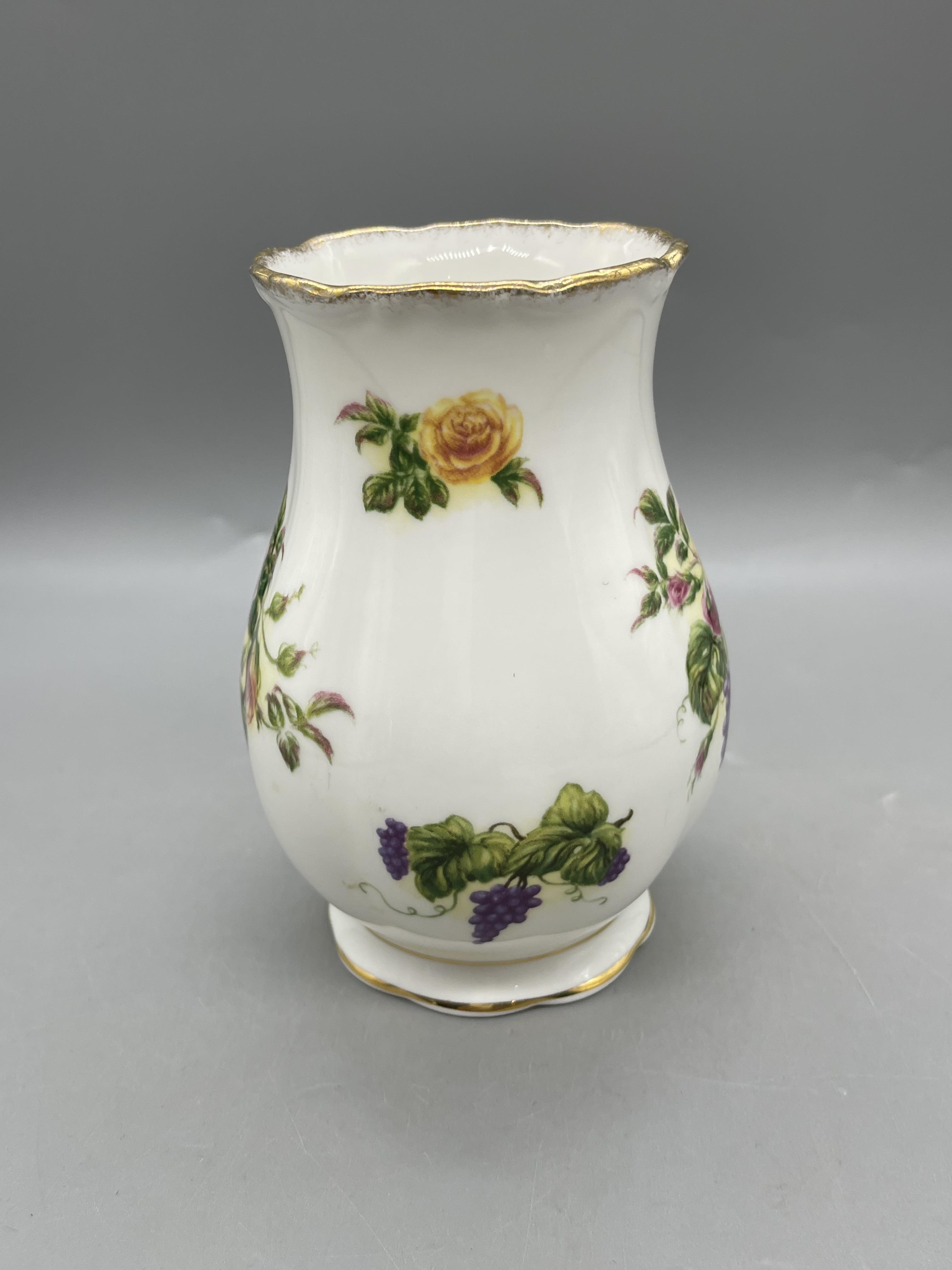 Royal Albert - Old Country Roses Ginger Jar, and R - Image 13 of 15