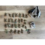 Quantity of miniature plastic vintage soldiers