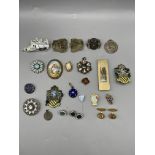 Assorted Lot to include Antique 9ct Gold Pearl and