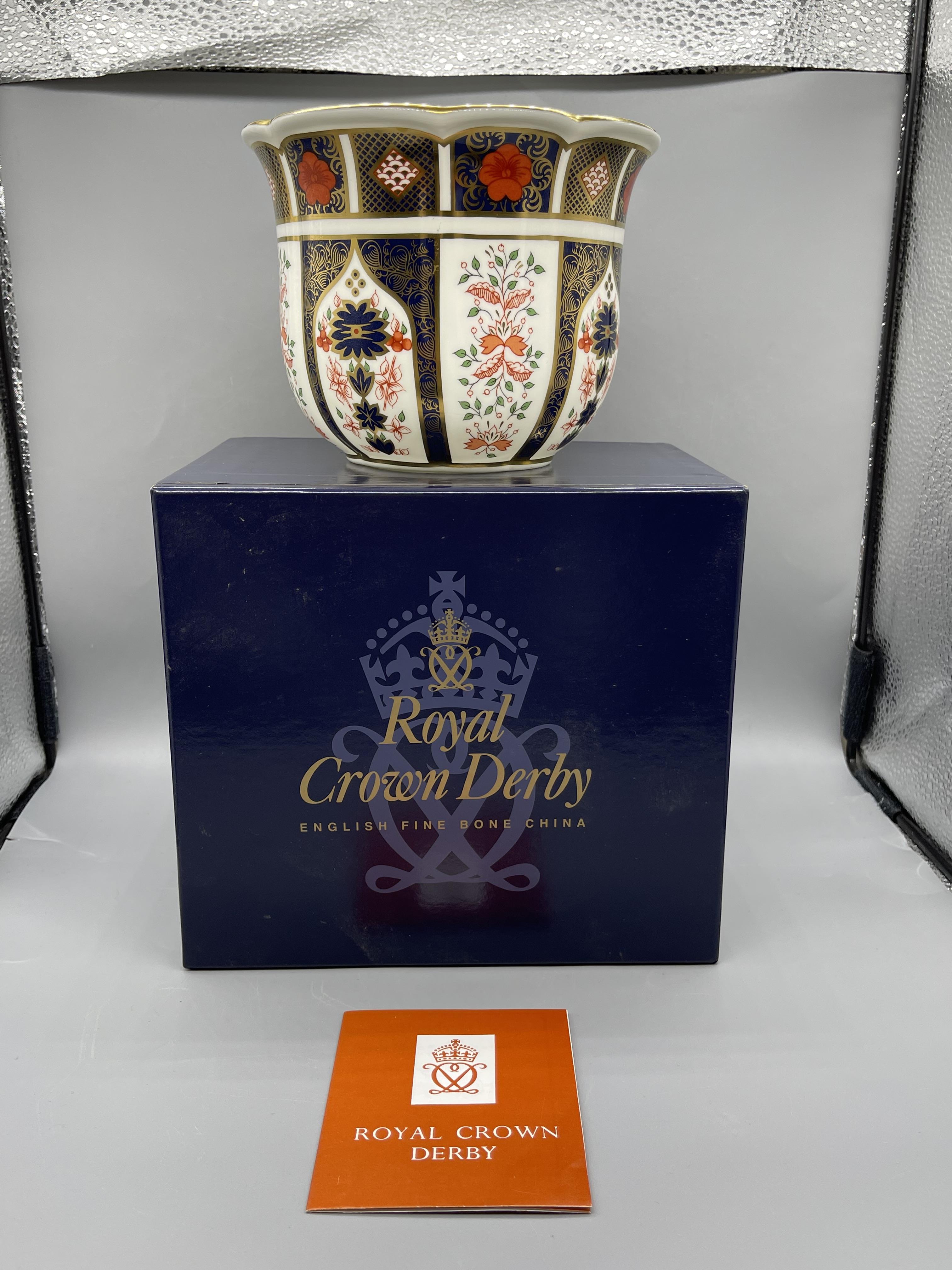 Boxed Royal Crown Derby - Old Imari Gardenia Plant