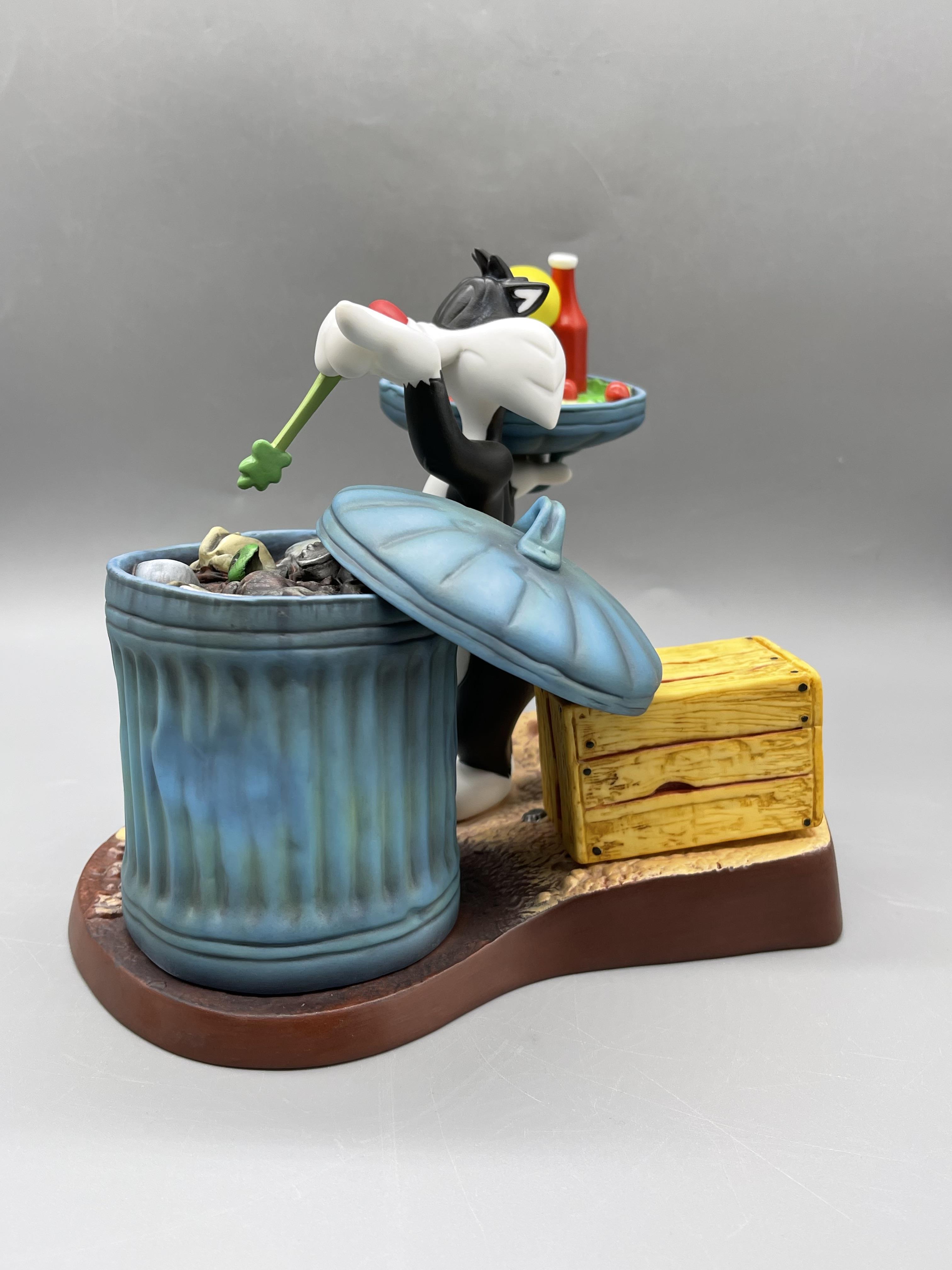 Boxed Wedgewood - Looney Tunes - Sylvester's Buffe - Image 5 of 18