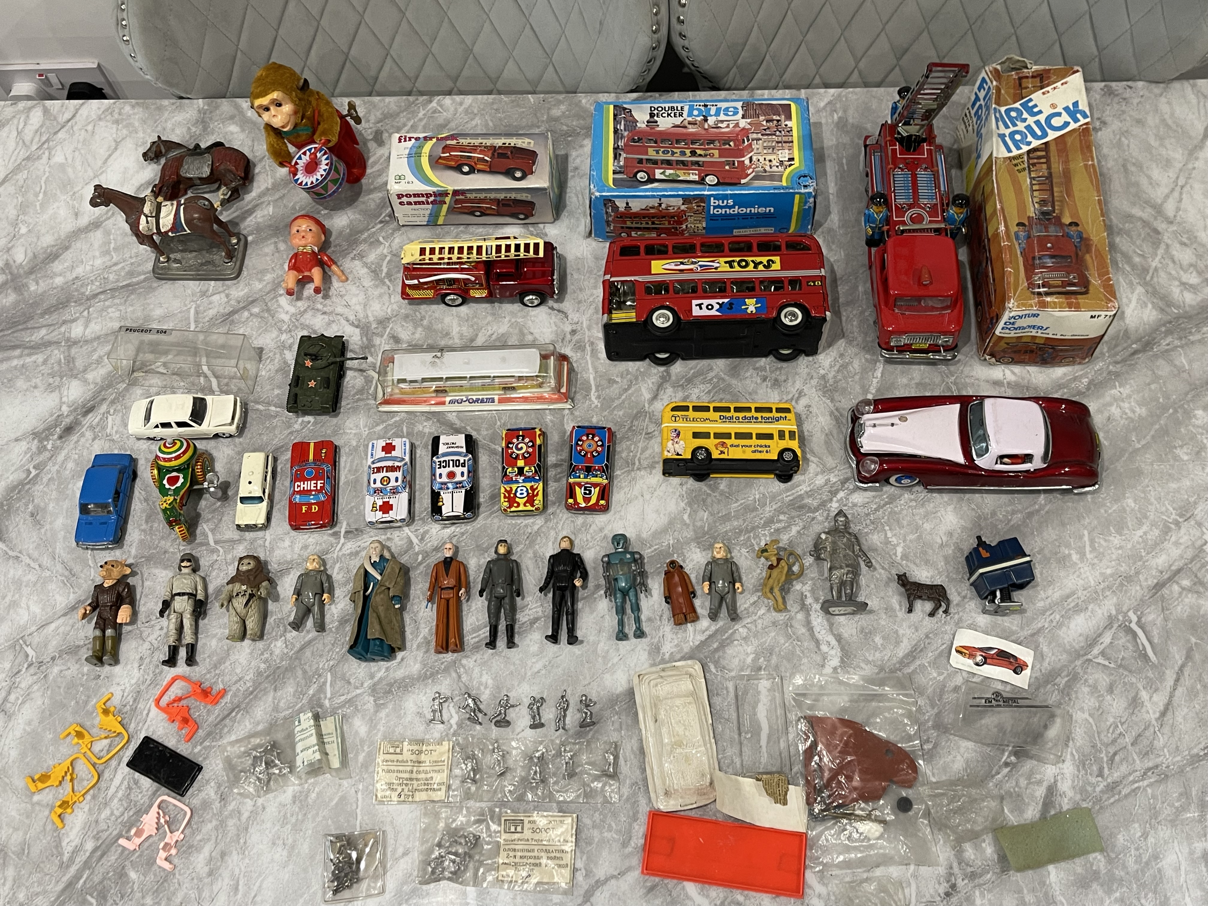Collection of Vintage Toy Cars and Figures and oth - Image 18 of 18