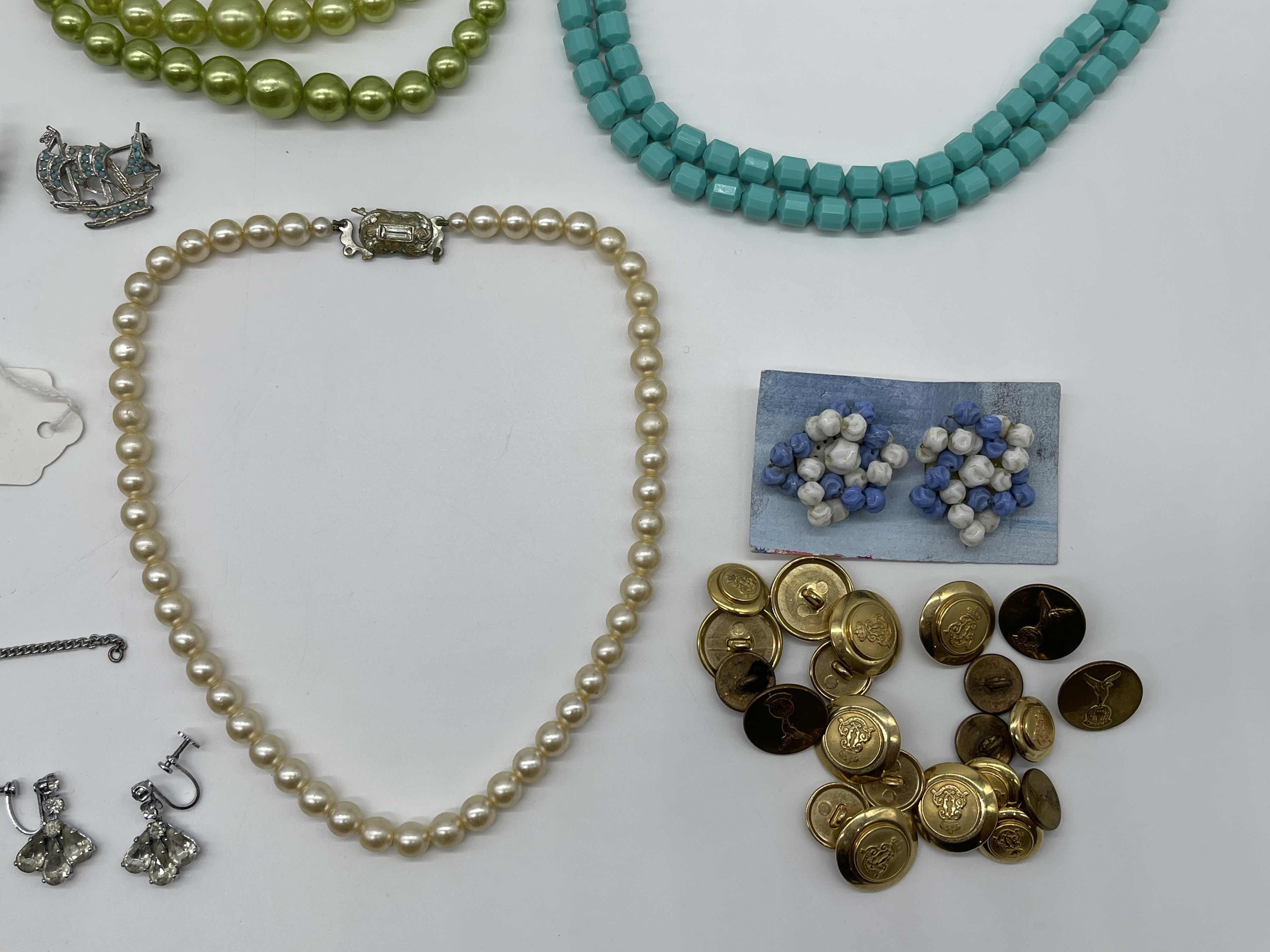 Quantity of Dress Jewellery to include necklaces, - Image 8 of 11