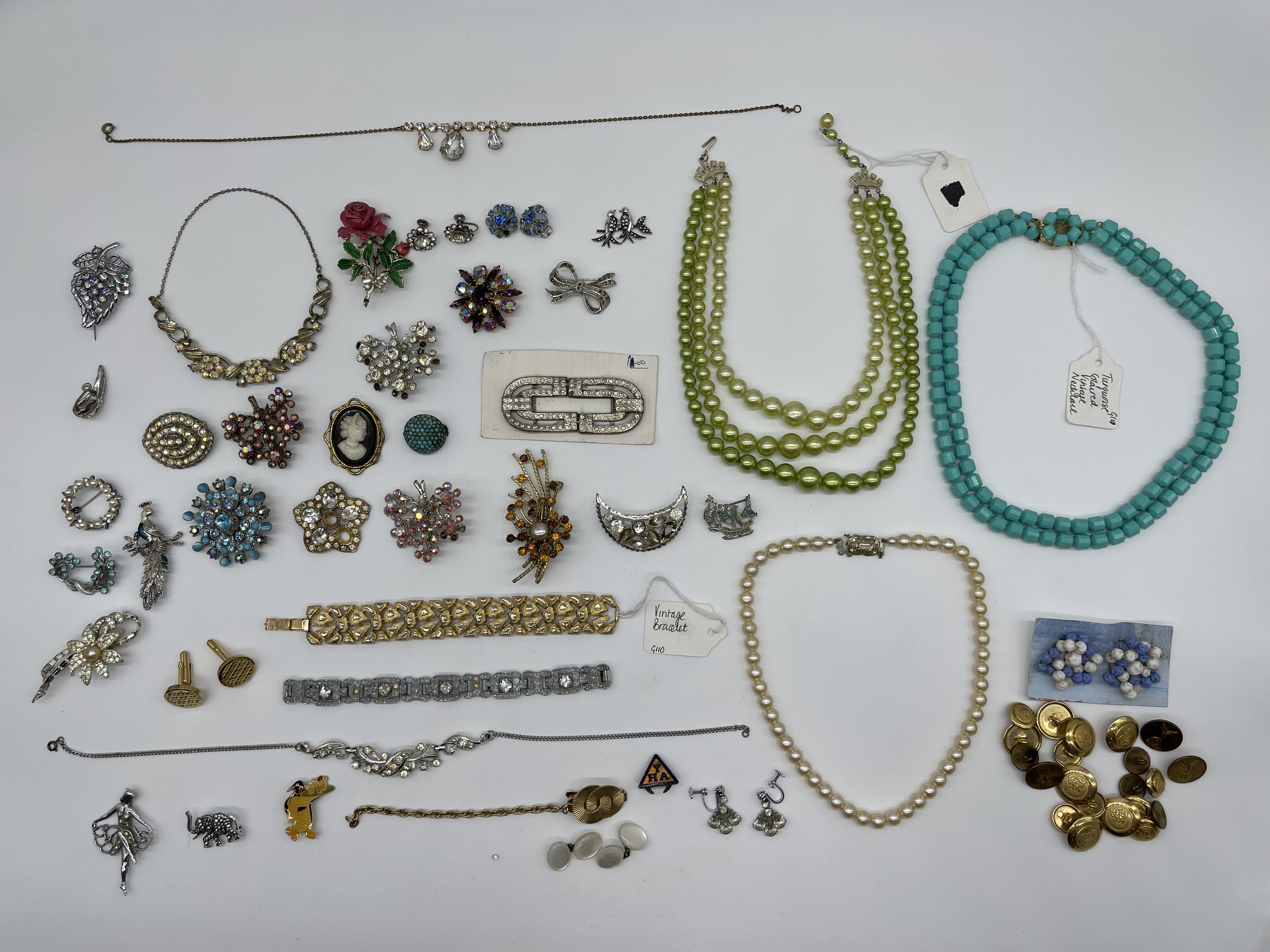 Quantity of Dress Jewellery to include necklaces,