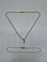Cultured Pearl Necklace with 9ct Gold Clasp and 9c