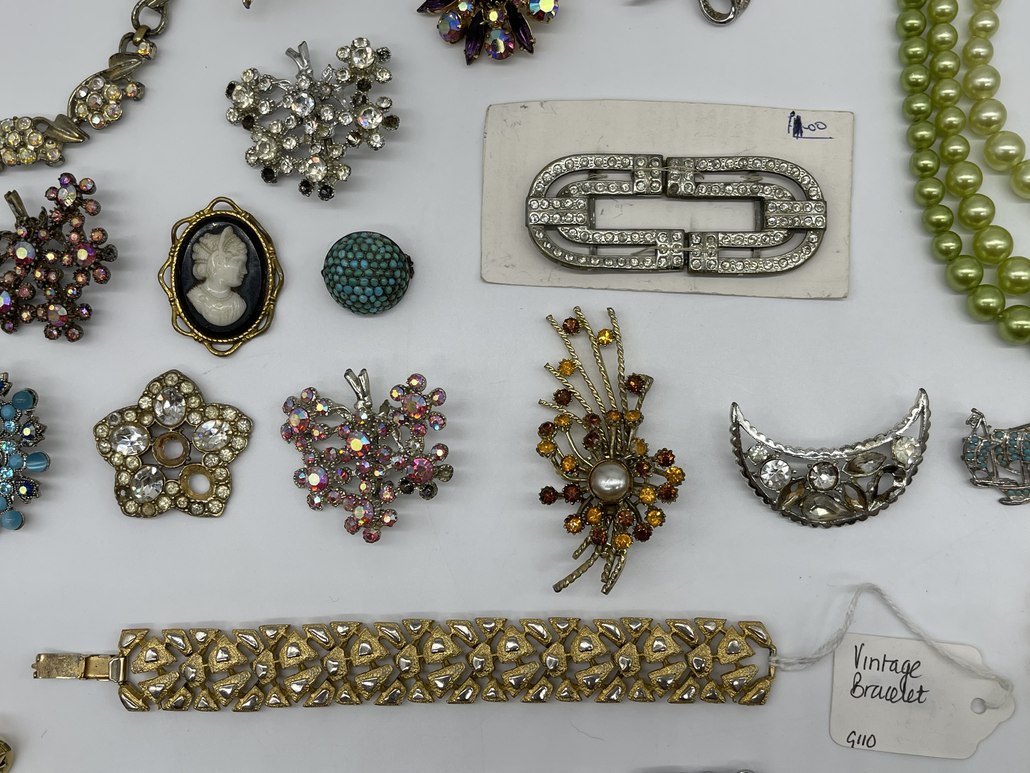 Quantity of Dress Jewellery to include necklaces, - Image 4 of 11