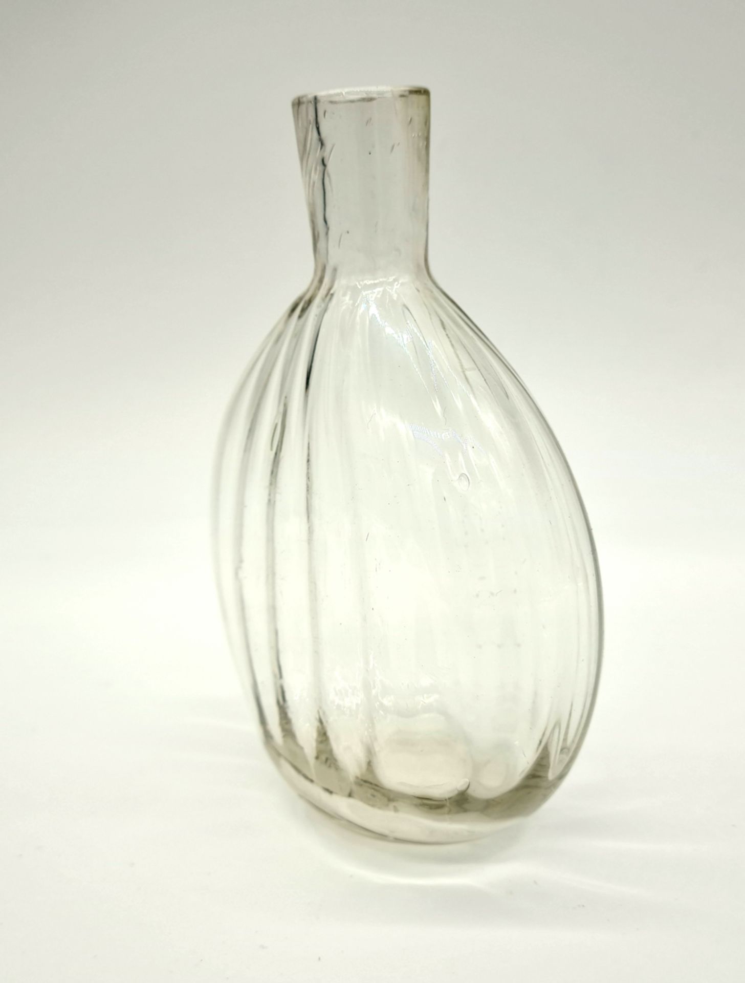Branntweinflasche,Alpenländisch, 18./19. Jahrhundert ,Glas, Abrissnarbe am Boden; - Bild 2 aus 4