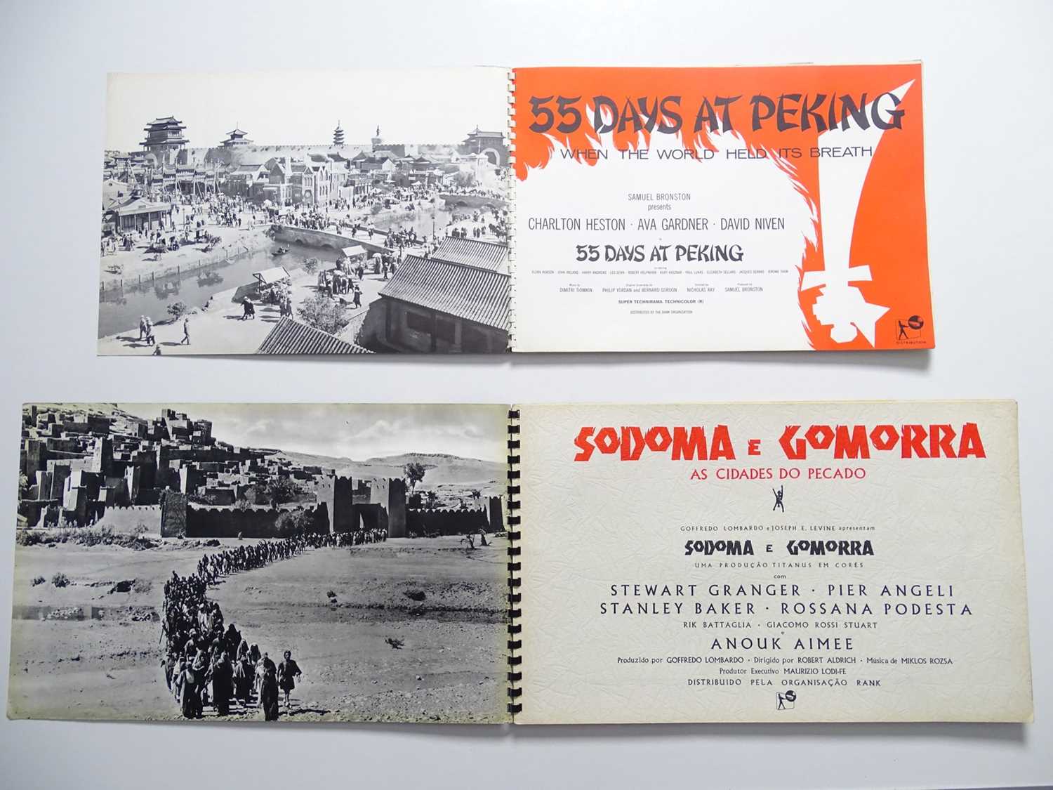 A quantity of large format film brochures to include FIFTY FIVE DAYS AT PEKING (1963) and SODOMA Y - Image 3 of 12