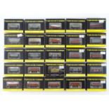 A large quantity of mixed GRAHAM FARISH N gauge wagons - VG/E in G/VG boxes (25)