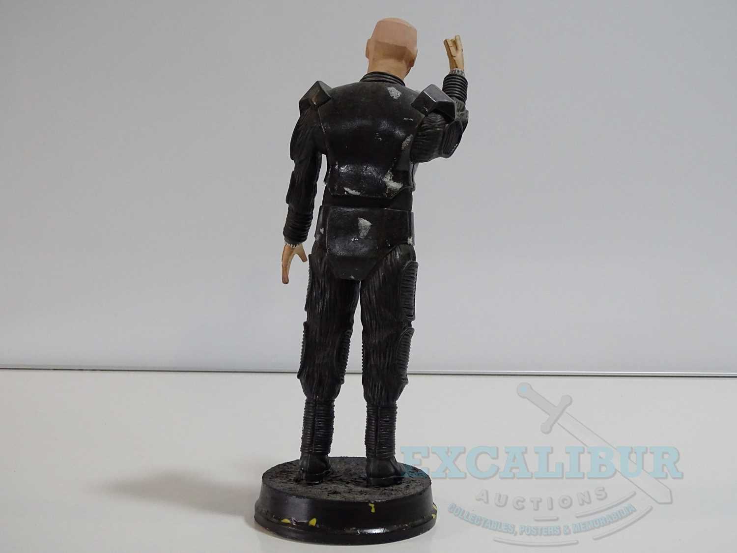 RED DWARF - A unique handmade resin of Robert Llewellyn as Kryten made by John Pilkington (1 in - Image 2 of 2