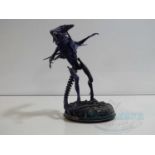 ALIENS (1986) - A unique handmade resin and wood Alien Queen made by John Pilkington (1 in lot)