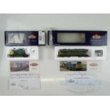 A pair of BACHMANN OO gauge diesel locomotives comprising a Class 08 in Freightliner livery and a