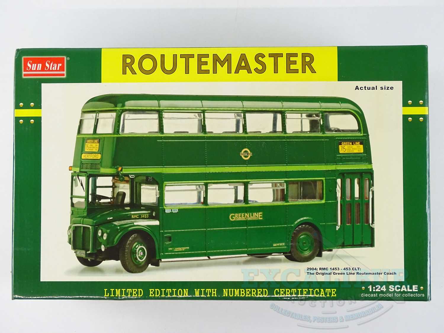 A SUNSTAR 1:24 scale 2904 Routemaster bus 'RMC1453 - 453 CLT: The Original Green Line Routemaster