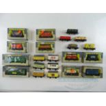 A mixed group of WRENN OO gauge boxed and unboxed wagons - G in F/G boxes (where boxed) (21)