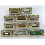 A group of WRENN OO gauge wagons of various types - G in F/G boxes (11)