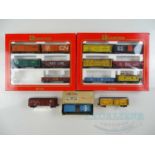 A group of RIVAROSSI HO gauge American Outline wagons comprising 2 x sets of 6 cars (one set has one