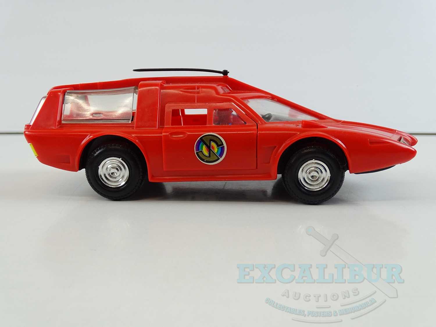 A CENTURY 21 TOYS Gerry Anderson 'Captain Scarlet' friction driven Spectrum Patrol Car in original - Image 8 of 18