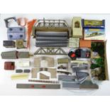 A large tray of OO gauge buildings and accessories by HORNBY and others - G/VG (unboxed)