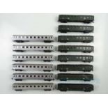 A group of HORNBY ACHO HO gauge French outline passenger coaches - G unboxed (14)