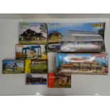 A group of unbuilt HO gauge building kits by FALLER, VOLLMER and others - VG in F/G boxes (8)