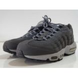 NIKE - Air Max 95 Trainers - UK7 / S8 - Dark Grey - Boxed with Light Wear