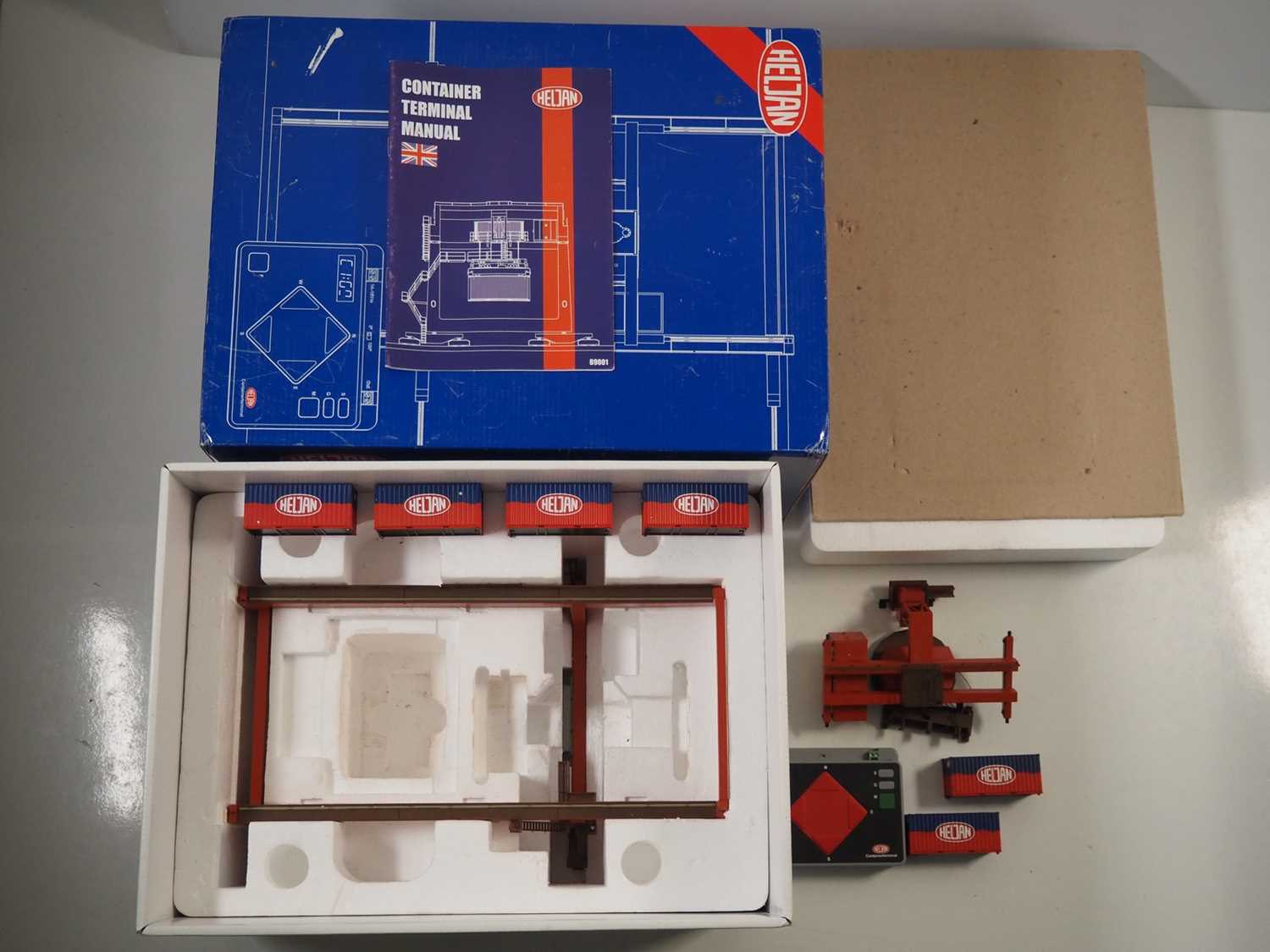 A HELJAN 89001 OO gauge Container terminal kit, missing track deck, but appears unused - VG in G/