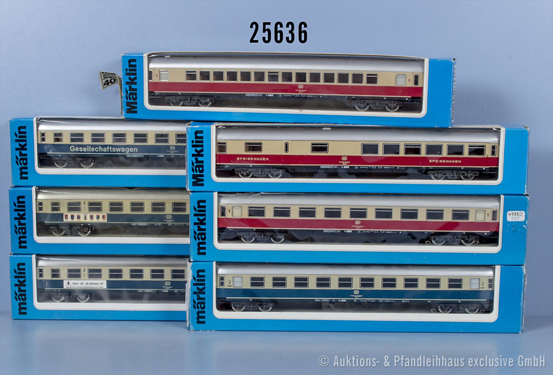 7 Märklin H0 D-Zug-Wagen, dabei 4096, 4097, 4098, 4154, 4175 und 2 Personenwagen als ...