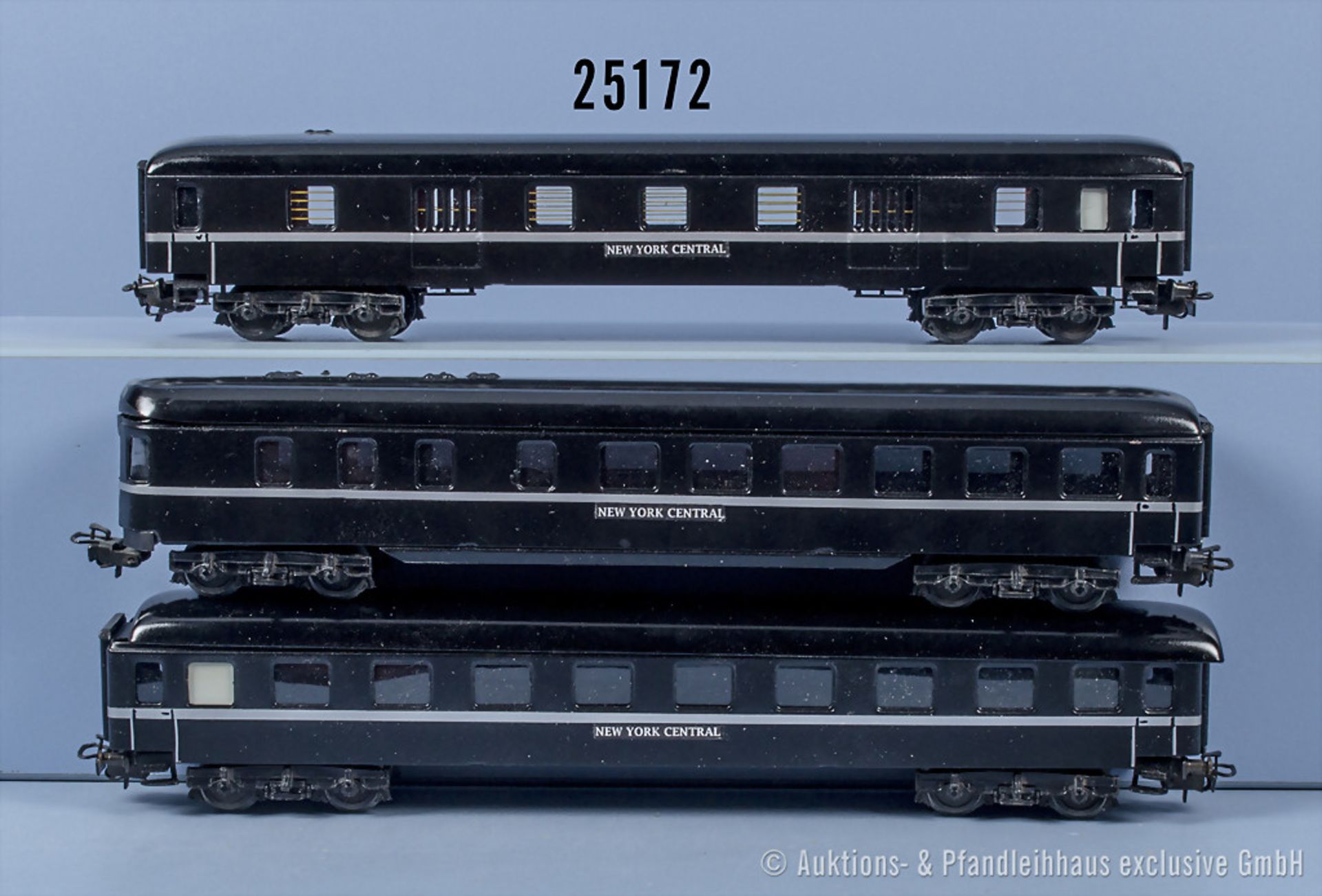 3 Märklin H0 D-Zug Wagen der New York Central, dabei 1 Personenwagen, 1 Gepäckwagen und ...