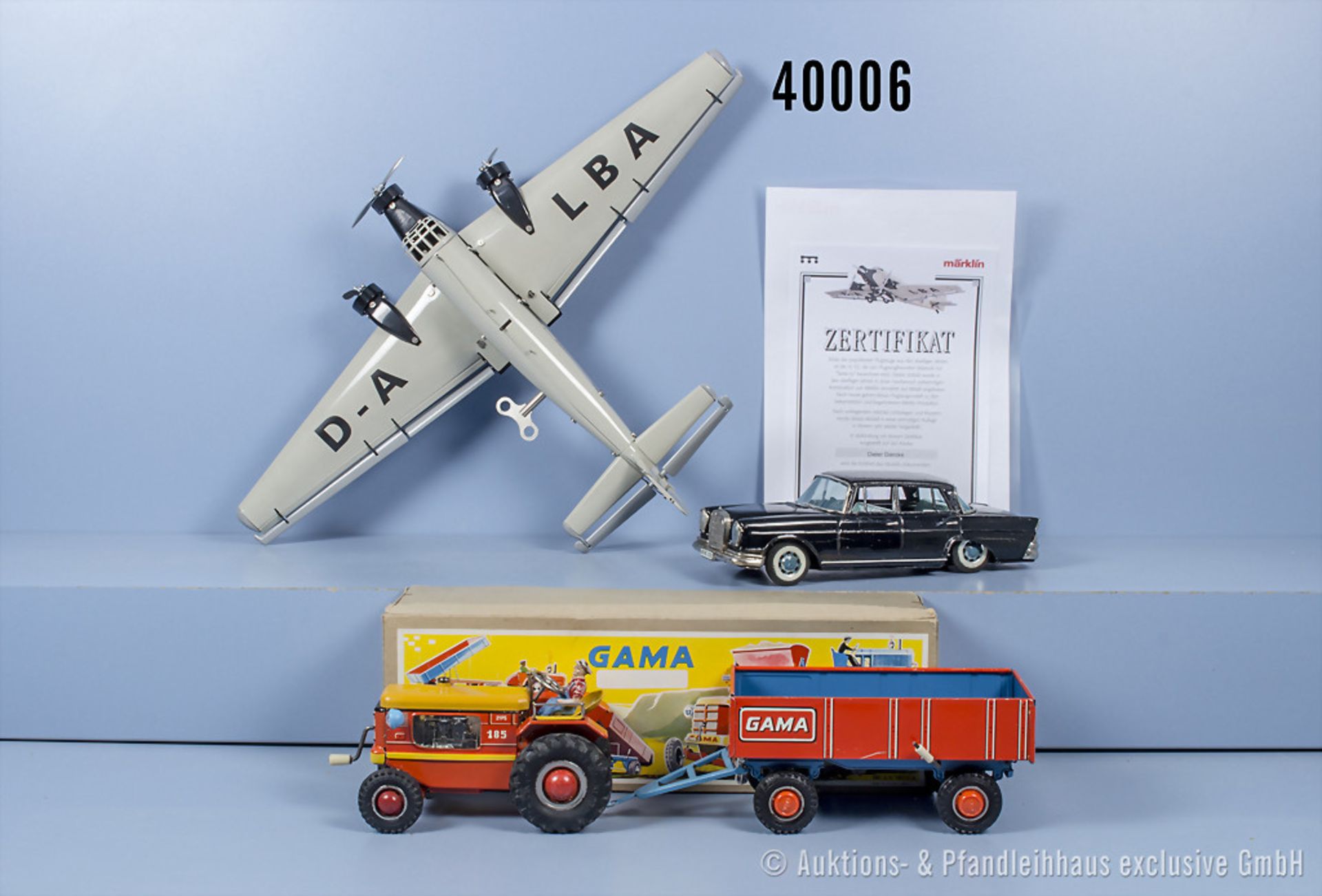 Konv. Märklin 1980 Junker's Ju 52 mit Zertifikat, Gama 185 Traktor mit Anhänger sowie ...