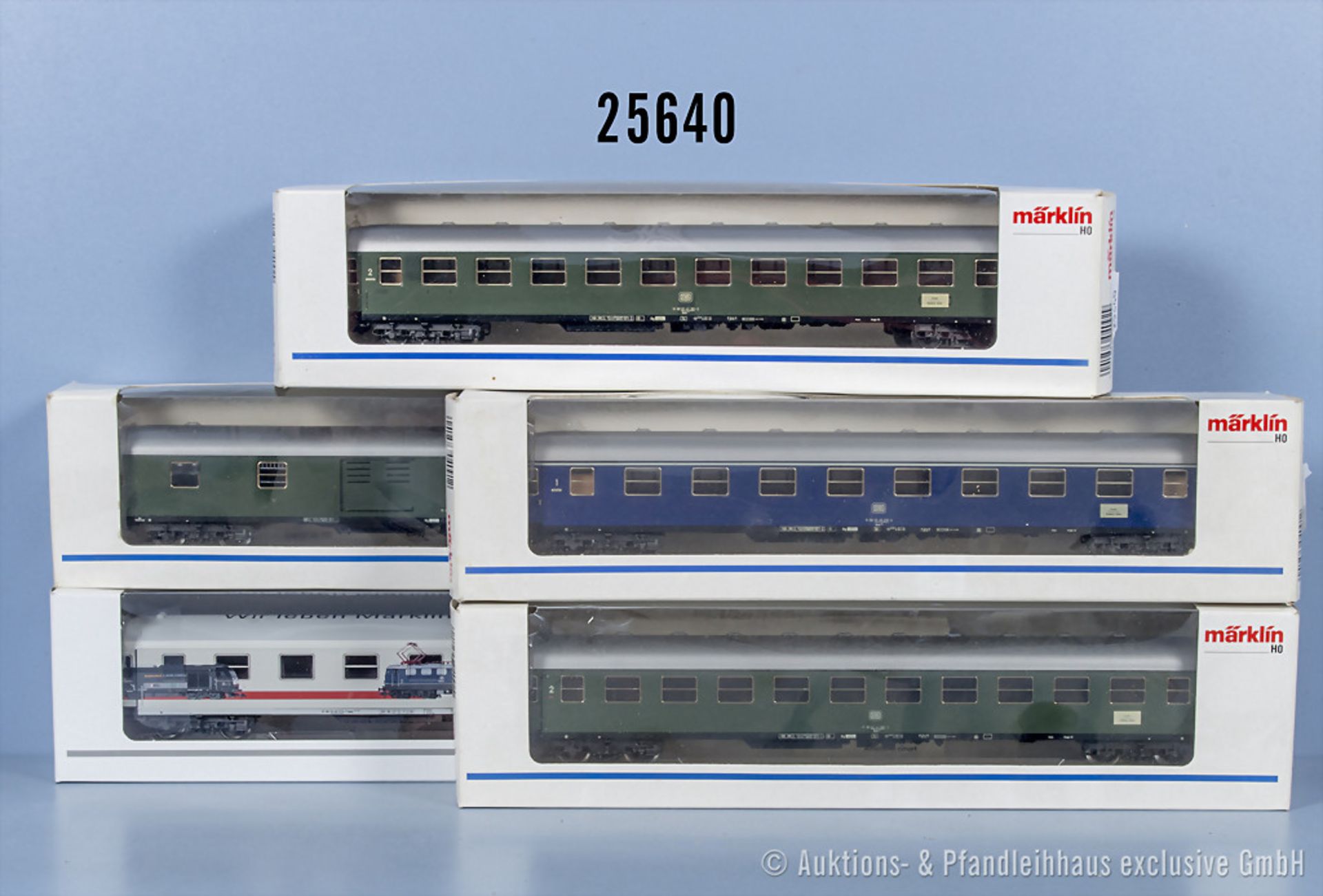 5 Märklin H0 D-Zug-Wagen, dabei 4091, 2 x 4092, 4093 und 94439, Zustand 1-2, in ...