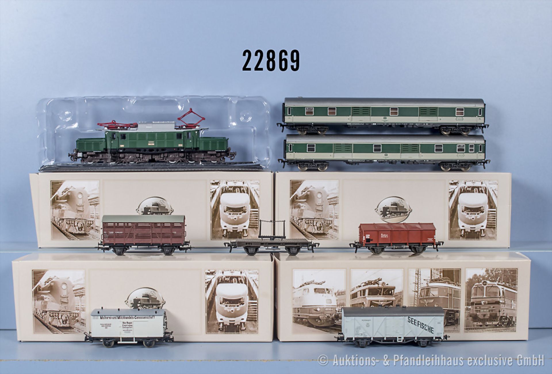 4 Atlas H0 Standmodelle von E-Loks, 2 D-Zug-Personenwagen, 2 Kühlwagen, 1 ...