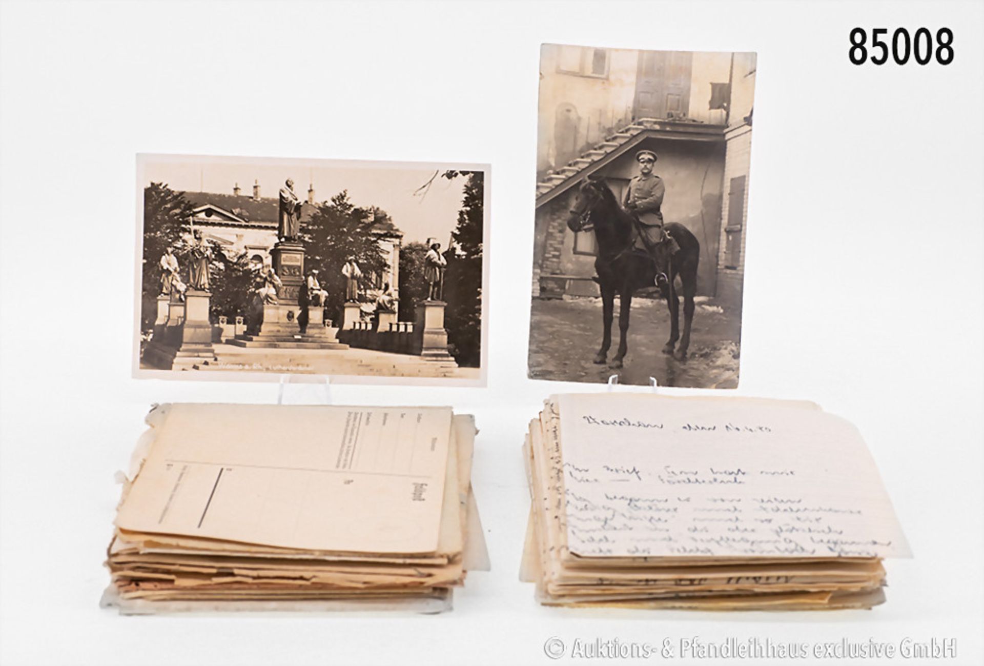 Kleiner Nachlass einer Familie aus Mannheim, dabei ca. 60 Fotos und Postkarten, auch ...