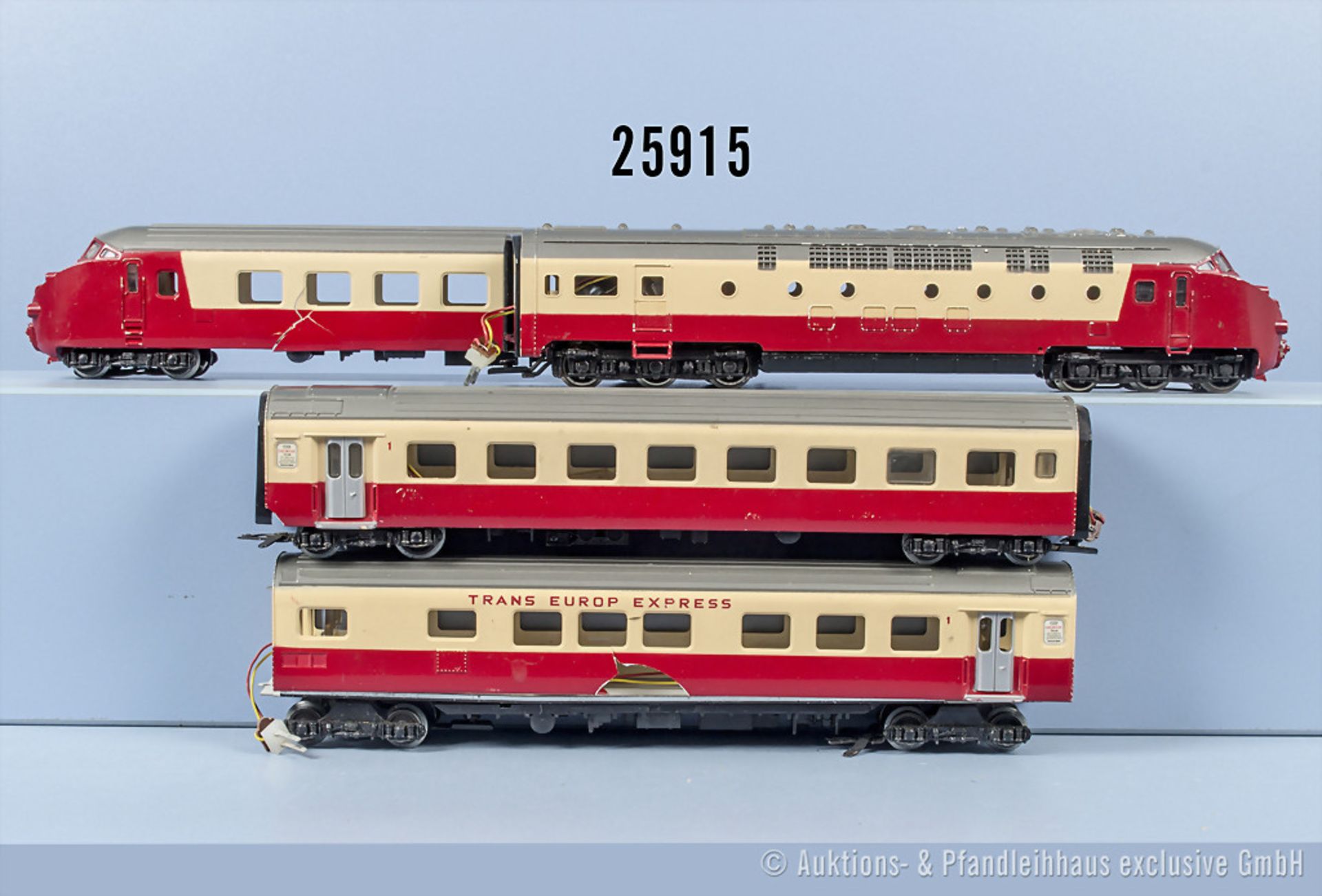 Märklin H0 4-teiliger Dieseltriebzug TEE Ram der SBB, Z 3-4, mit Lackfehlern, 2 Gehäuse ...