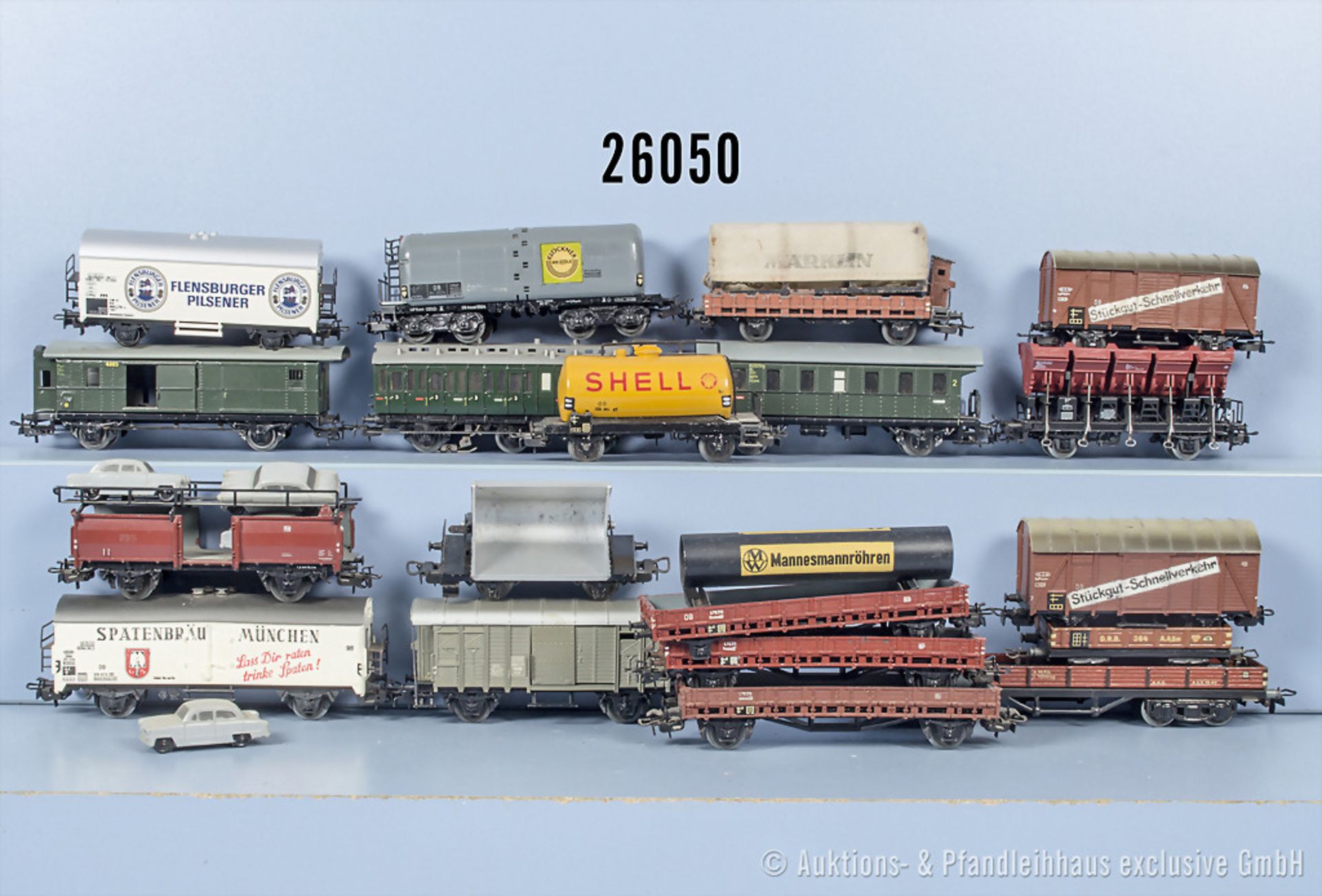 19 Märklin H0 Wagen, dabei 1 Personenwagen, 1 Abteil-Personenwagen, 1 Gepäckwagen, 3 ...