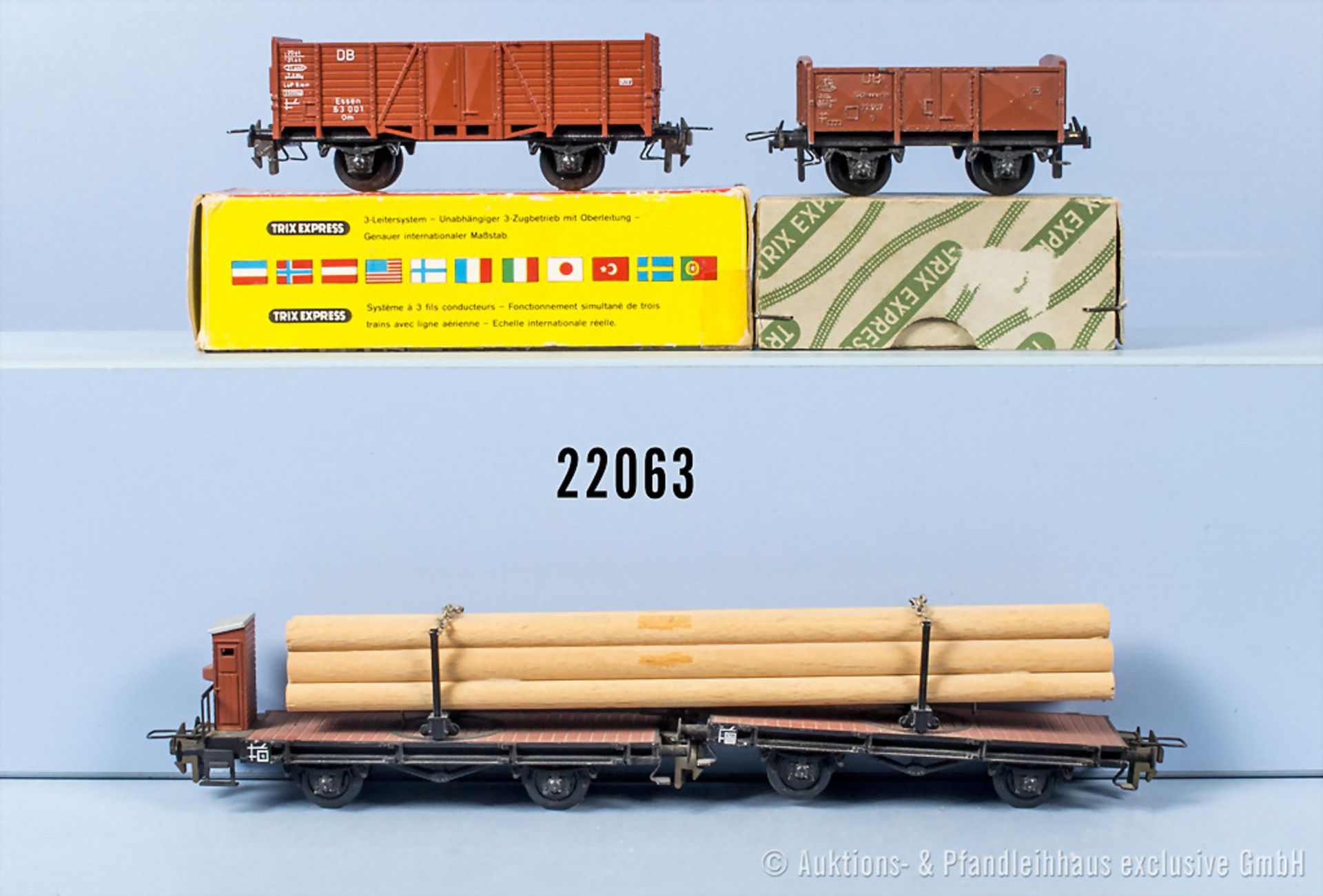 3 Trix Express H0 Guß-Güterwagen, dabei 2 Hochbordwagen und 1 2-teiliger ...