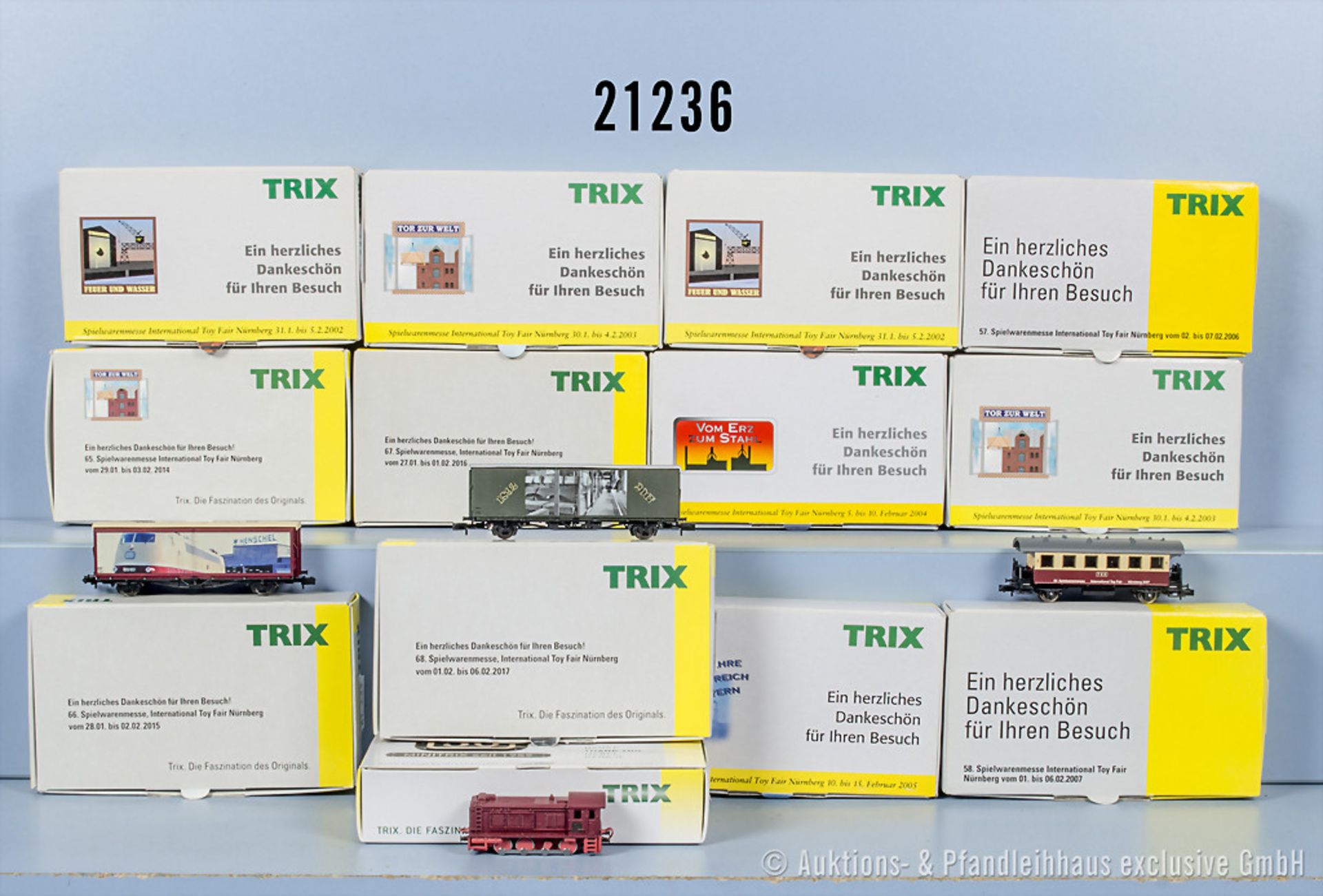 13 Minitrix Spur N Sondermodelle zum Besuch der Spielwarenmesse, dabei 2 x 2002, 2 x ...