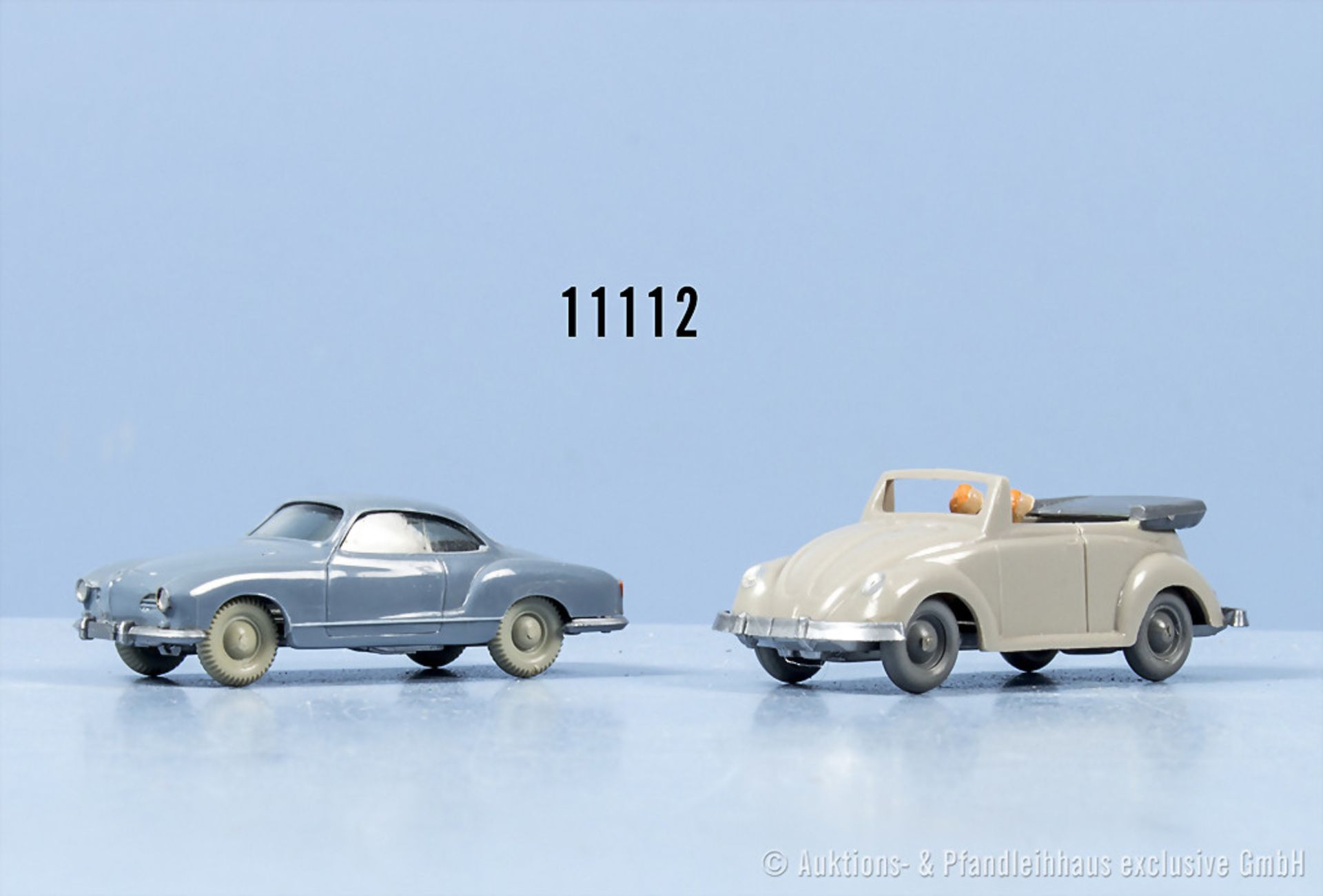 2 Wiking H0 Modellfahrzeuge, 115/1B VW Käfer Cabrio (Typ 1) und 306/1I VW Karmann Ghia, ...