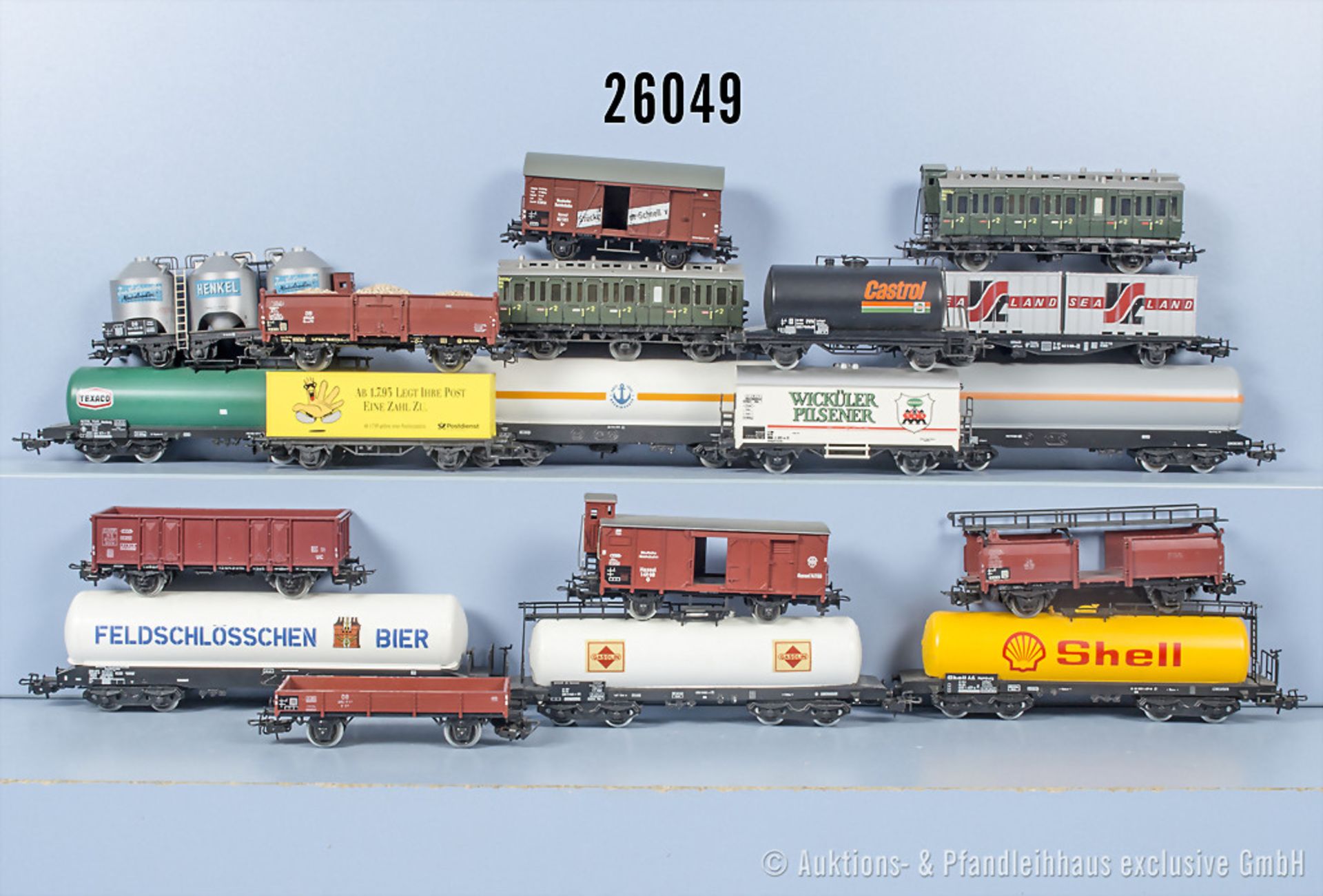 20 Märklin H0 Wagen, dabei 2 Abteil-Personenwagen, 7 Kesselwagen, 2 gedeckte Güterwagen, ...