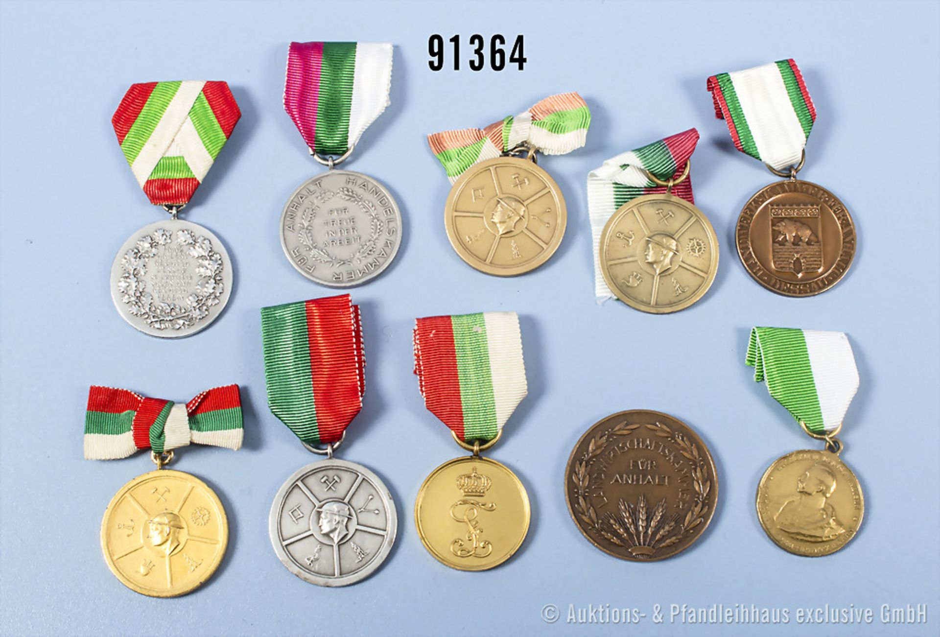 Konv. Anhalt 10 überwiegend tragbare Medaillen u.a. Bronzene, Silberne und Goldene ...
