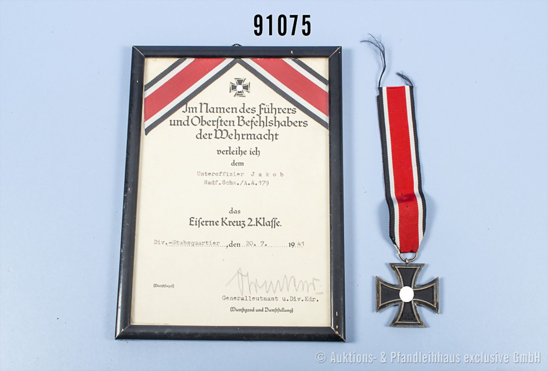 EK 2 1939 mit gerahmter Urkunde von 1941, ausgestellt an einen Unteroffizier in der ...