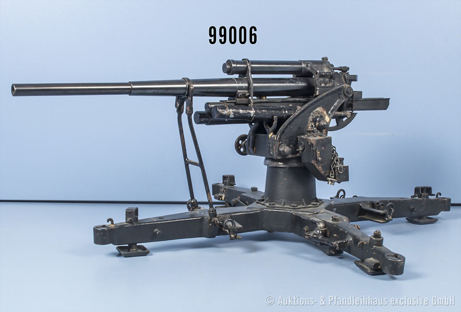 Modell eines 8,8 cm Flakgeschützes, blaugrau lackierte Eisenausführung, Mechanik teilw. ...