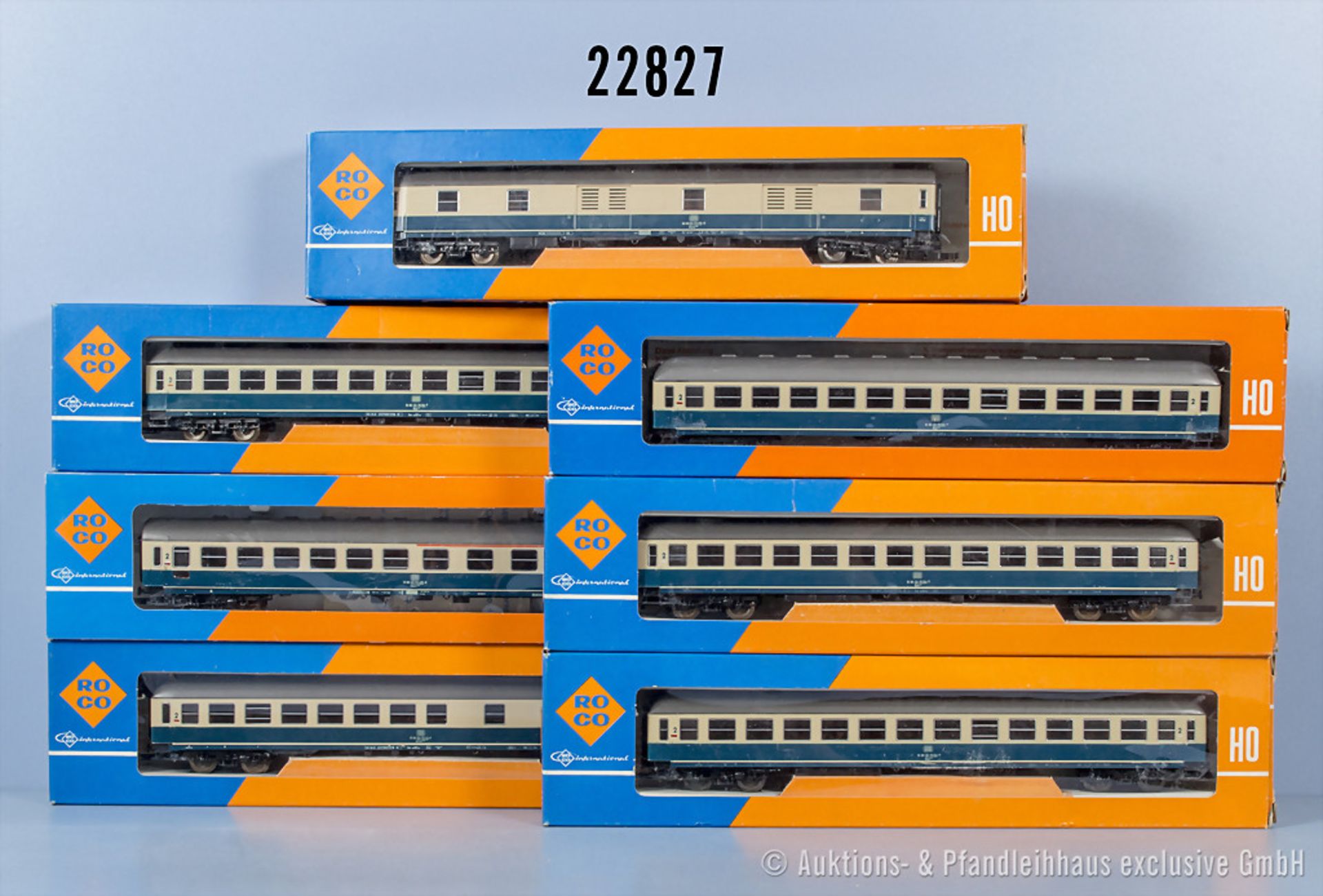 7 Roco H0 D-Zug-Wagen, dabei 5 Personenwagen, 1 Halbgepäckwagen, 1 Gepäckwagen, Z 1, in ...