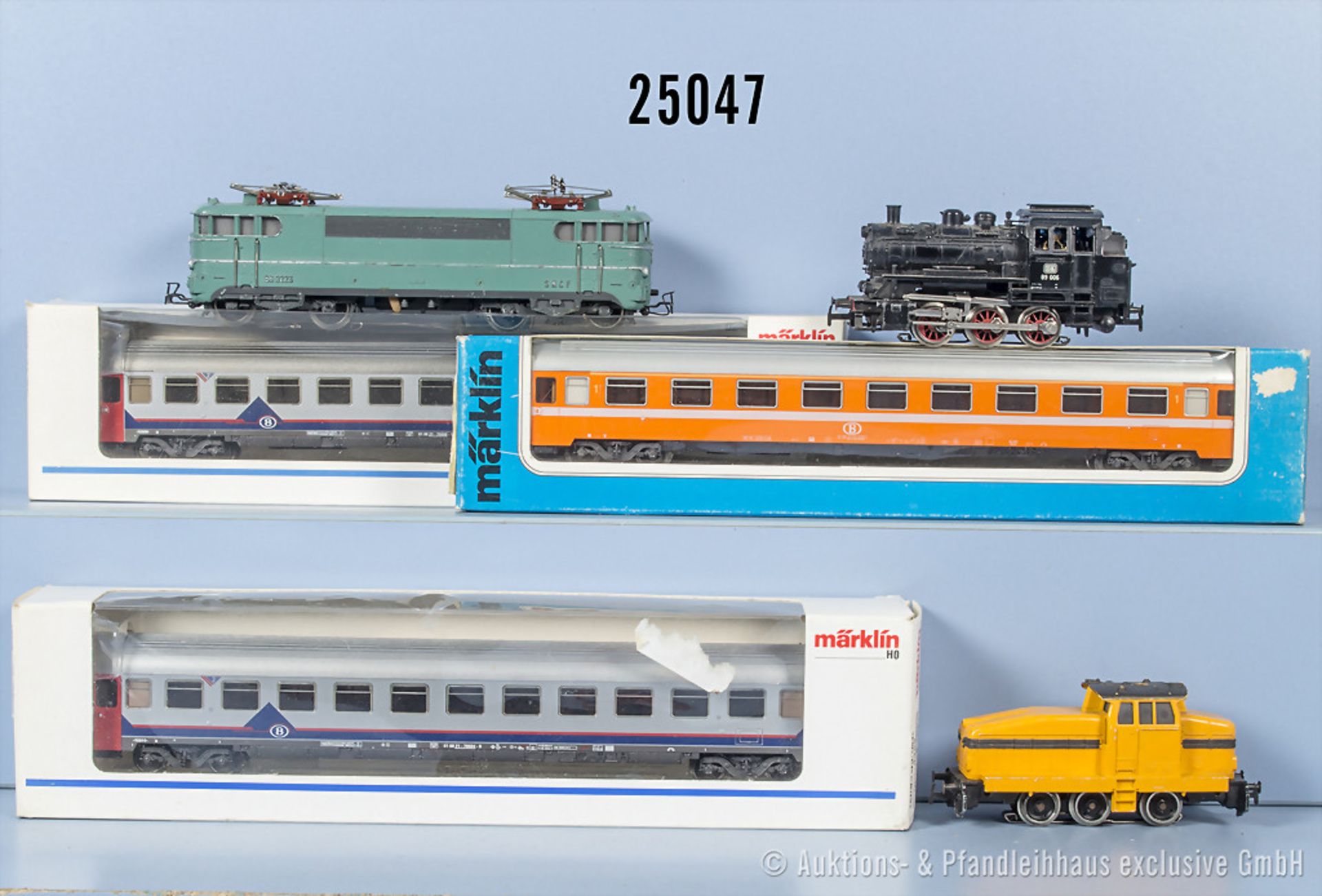 Märklin H0 D-Zug, dabei Tenderlok der DB, BN 89 006, E-Lok der SNCF, BN BB 9223, ...