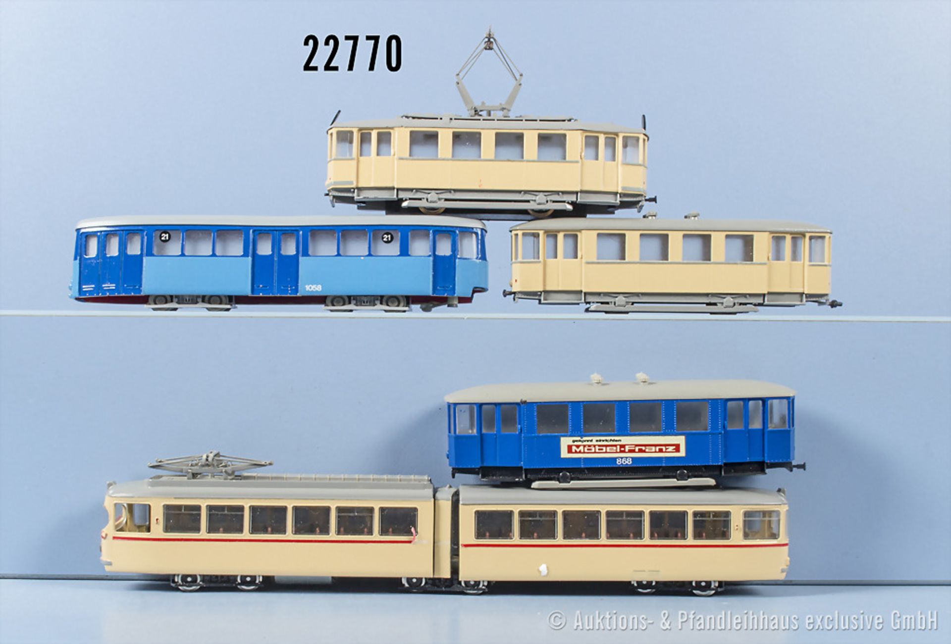 H0 Straßenbahn, dabei 1 2-teiliger Triebwagen, 1 Triebwagen, beide mit Antrieb und 3 ...
