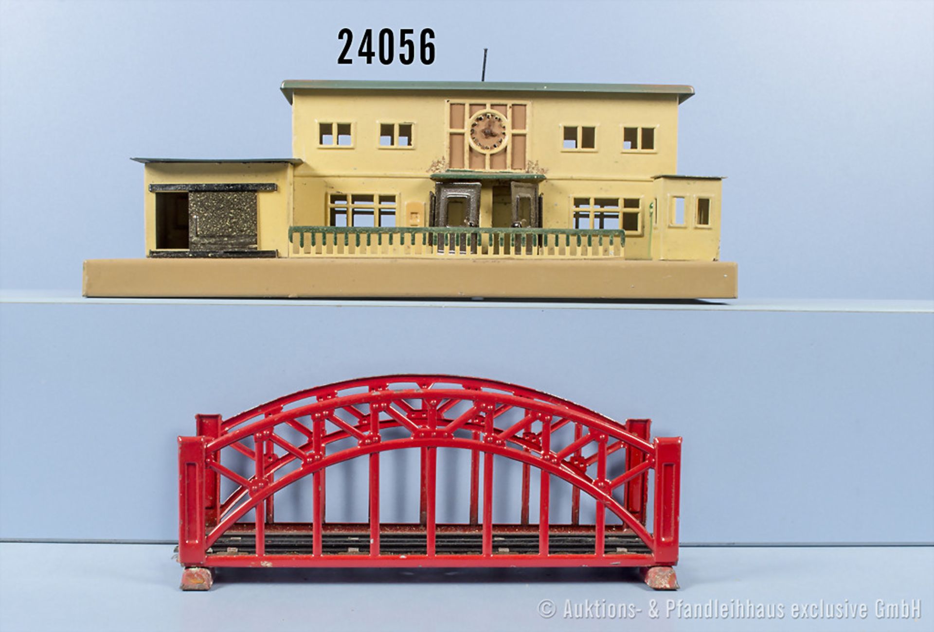 Märklin H0 414 Typ 1 Bahnhof mit Güterschuppen und 467 Typ 2 Bogenbrücke, Z 2-3, mit ...