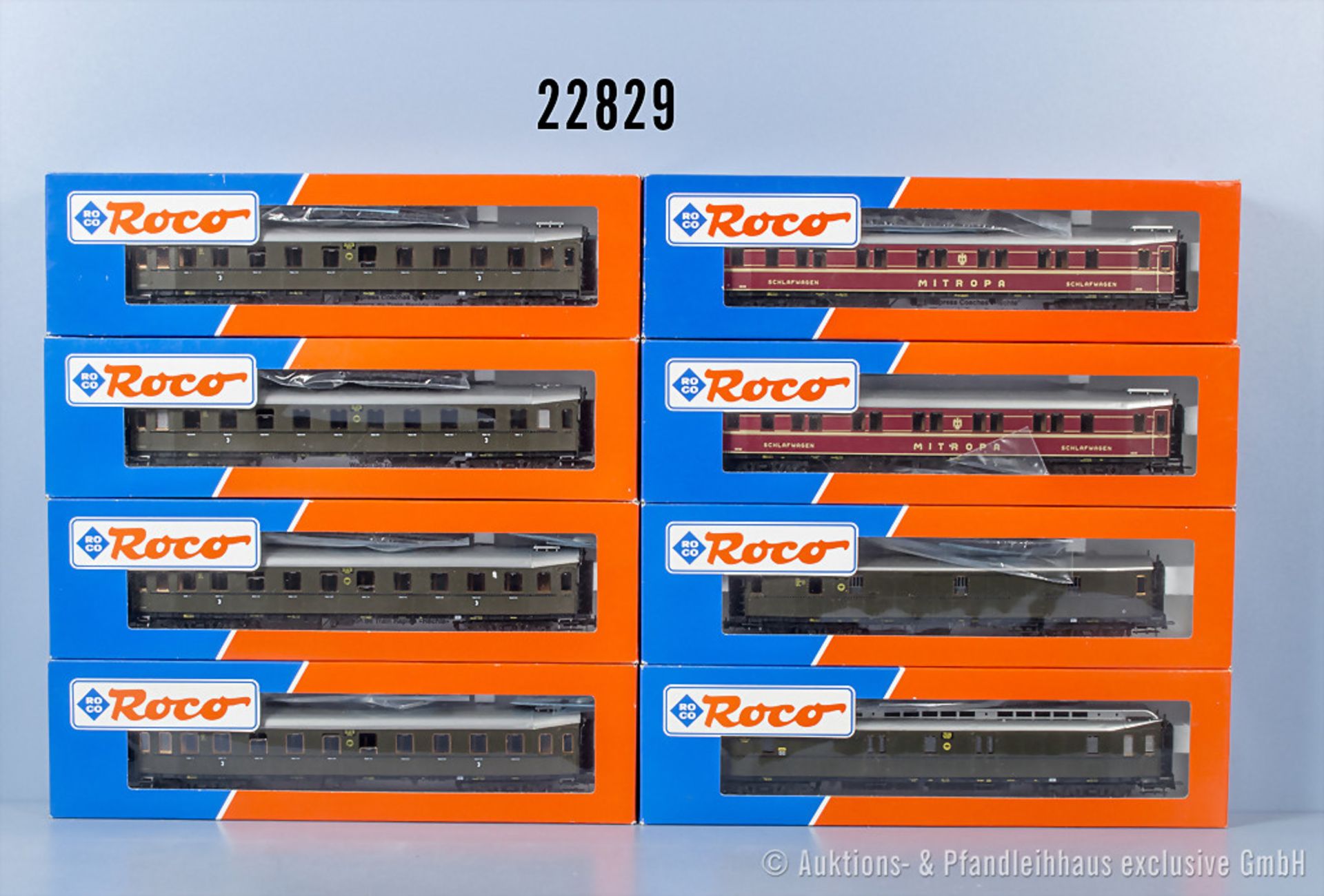 8 Roco H0 D-Zug-Wagen, dabei 4 Personenwagen, 2 Schlafwagen, 1 Gepäckwagen und 1 ...