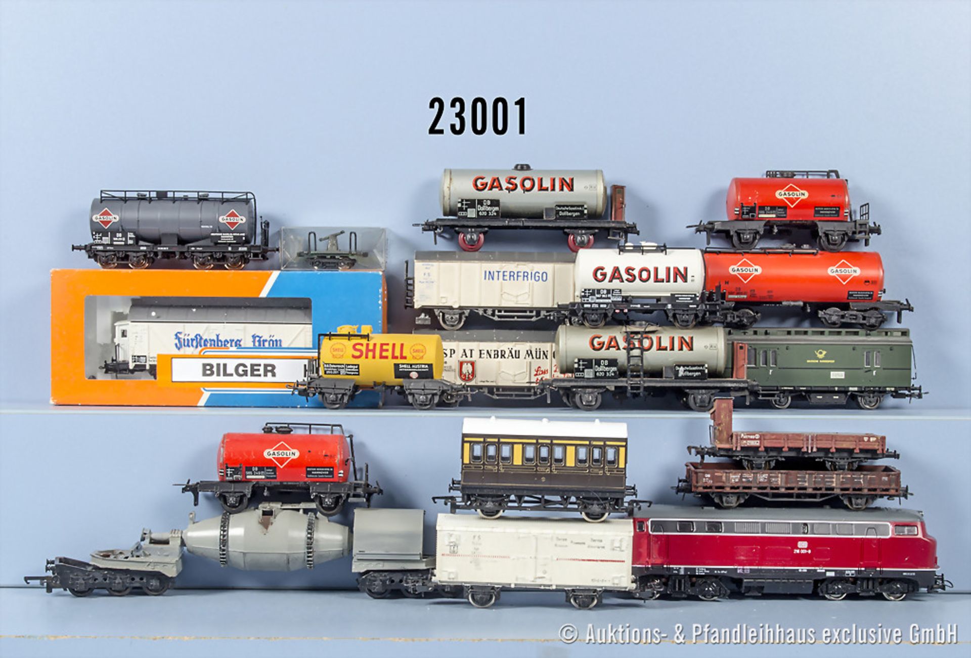 H0 Zug, dabei Diesellok der DB, BN 216 001-8 und 17 Güterwagen, versch. Hersteller, Trix ...