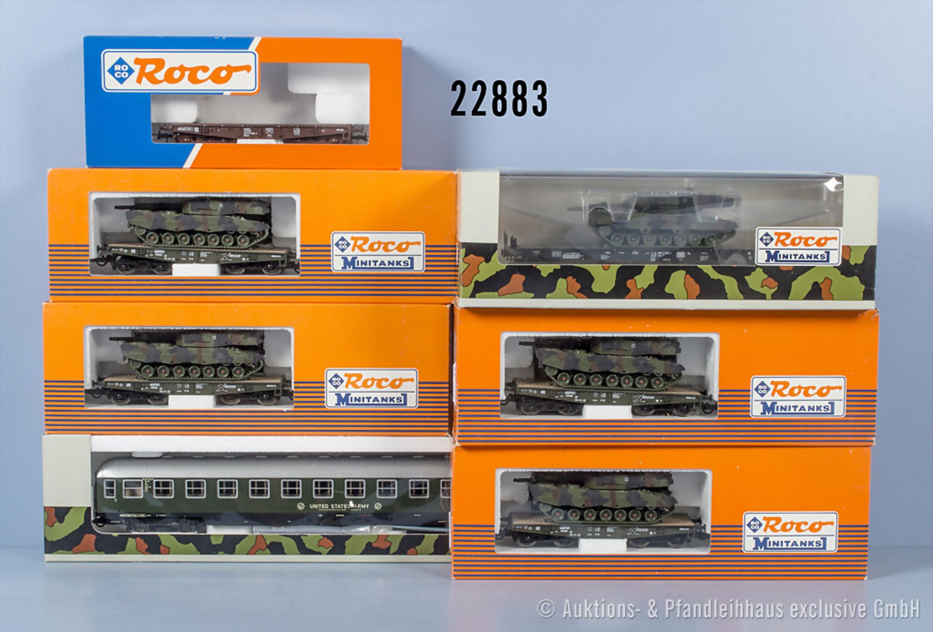 7 Roco H0 Wagen, dabei 1 D-Zug Personenwagen und 6 Plattformwagen, überwiegend mit ...