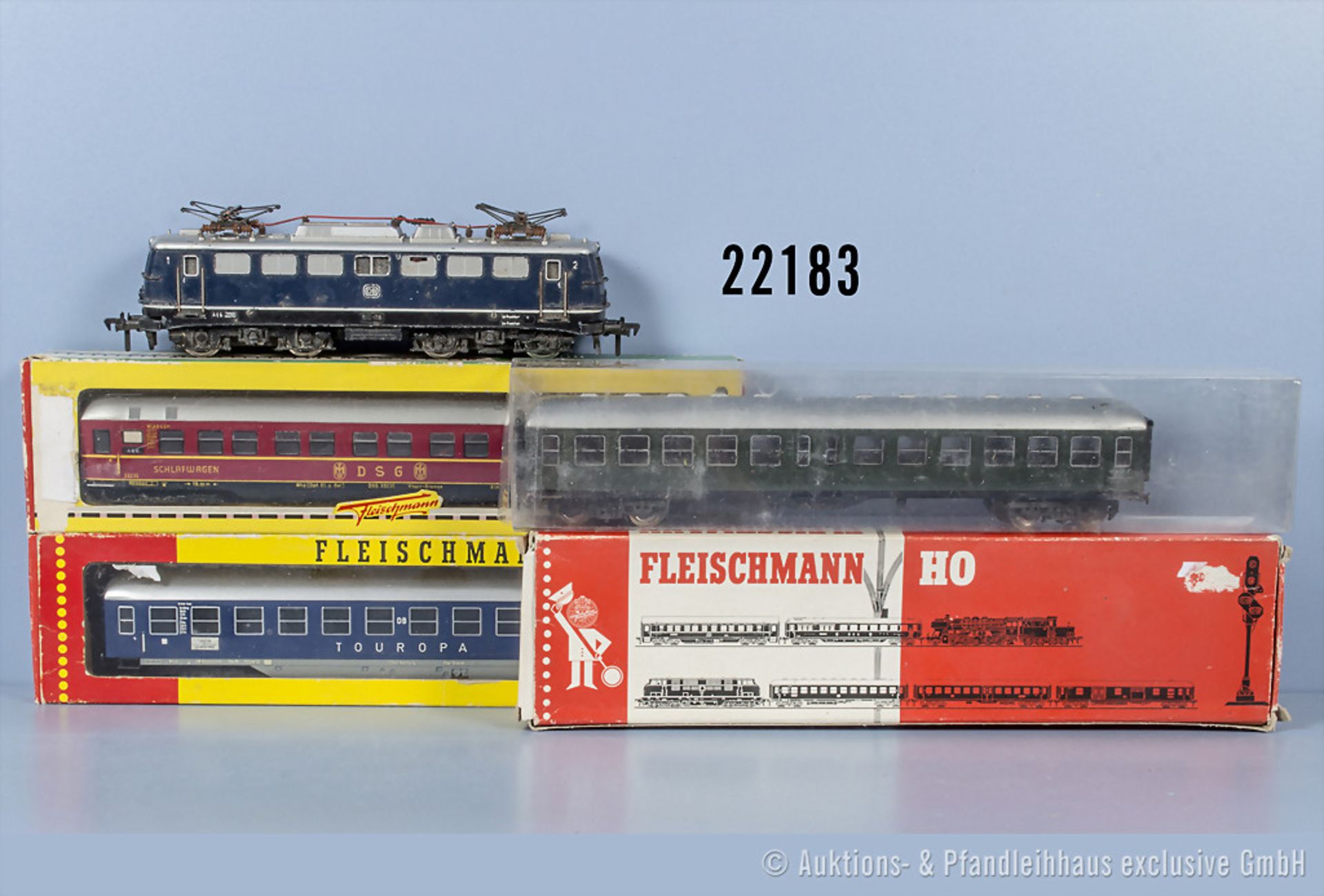 Fleischmann H0 D-Zug, dabei E-Lok der DB, BN E10 134, 2 Personenwagen, 1 Schlafwagen und ...