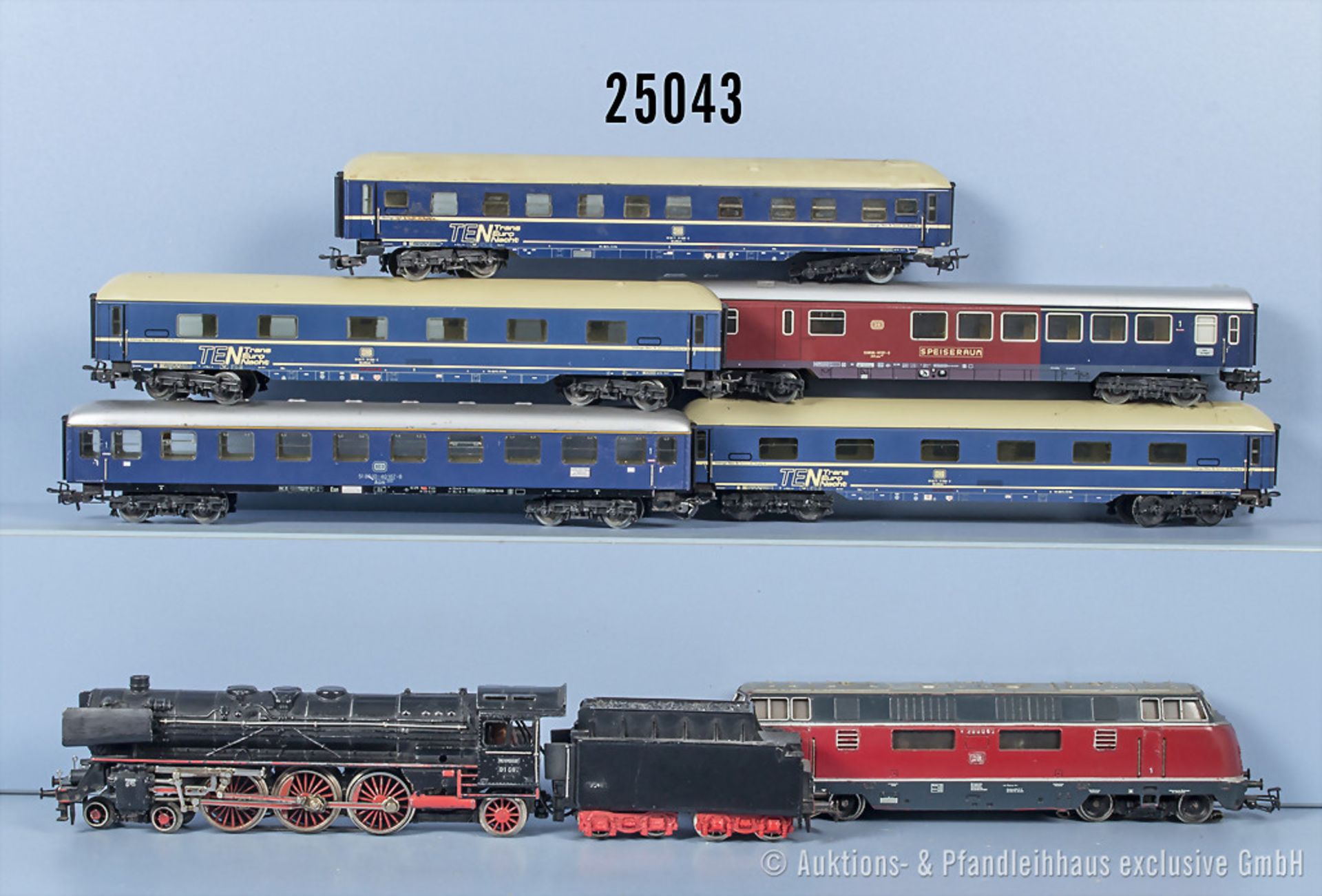 Märklin H0 D-Zug, dabei Schlepptenderlok der DB, BN 01 097, Tender mit Abbrüchen, ...